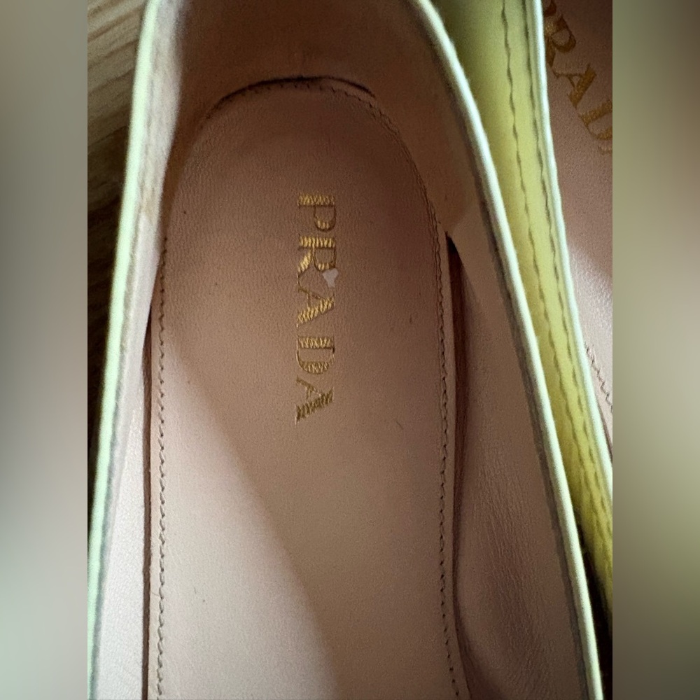 Prada women’s patent leather ballet flats, size 37, made of genuine leather. - Picture 8 of 9